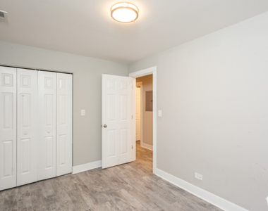 2427 N Ashland - Photo Thumbnail 10