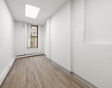 346 West 46th Street - Photo Thumbnail 1