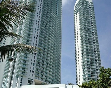 1900 N Bayshore Dr - Photo Thumbnail 0