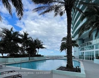 1900 N Bayshore Dr - Photo Thumbnail 12