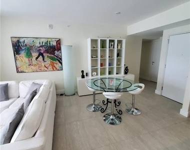 1300 Brickell Bay Dr - Photo Thumbnail 2