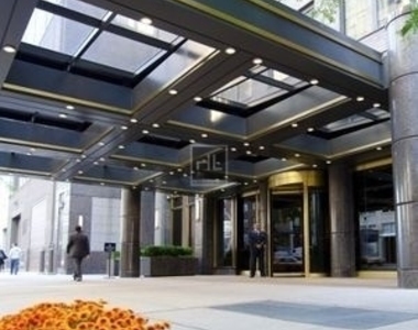 East 57th Street - Photo Thumbnail 10