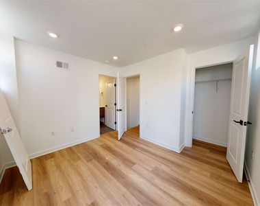 1514 Master St Unit C1 - Photo Thumbnail 10