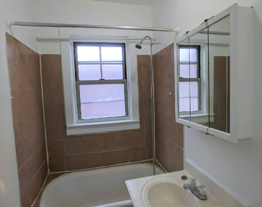 3261 W Wrightwood Ave - Photo Thumbnail 4