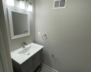 2706 Mathews Street - Photo Thumbnail 4