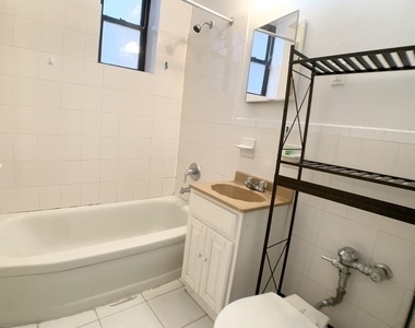 1514 West 8th Street - Photo Thumbnail 3