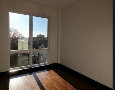 340 Irving Avenue - Photo Thumbnail 6