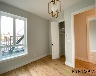 725 Metropolitan Avenue - Photo Thumbnail 0