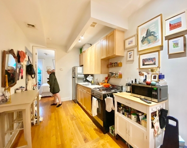 885 St Johns Place - Photo Thumbnail 3