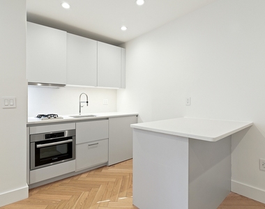 220 West 24th Street - Photo Thumbnail 3