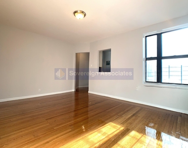 570 West 156th Street - Photo Thumbnail 3