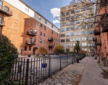 6533 Jefferson Ave # 67/221w - Photo Thumbnail 6