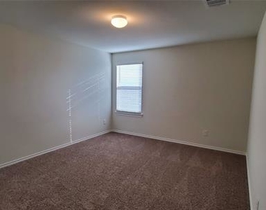 2415 Lupton Street - Photo Thumbnail 7