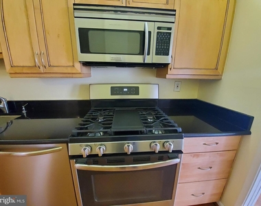 4515 Willard Ave #1812s - Photo Thumbnail 9