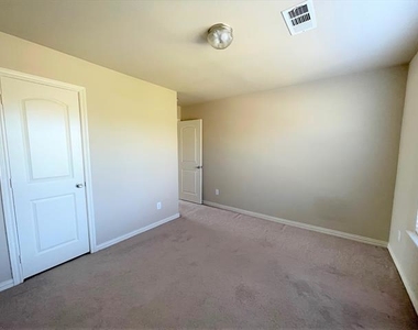 5129 Birchwood Drive - Photo Thumbnail 16