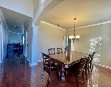 9602 Winter Park Drive - Photo Thumbnail 9