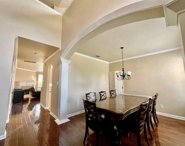 9602 Winter Park Drive - Photo Thumbnail 2