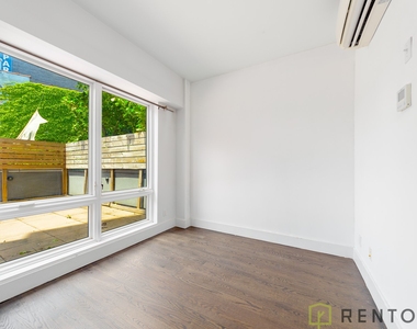 596 Washington Avenue - Photo Thumbnail 4