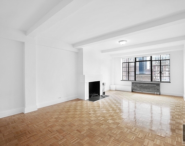 310 East 44th Street - Photo Thumbnail 1