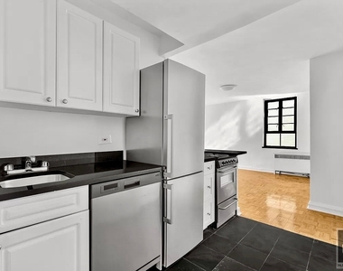 310 East 44 Street - Photo Thumbnail 1