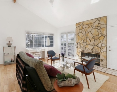 1204 Bay Street - Photo Thumbnail 4