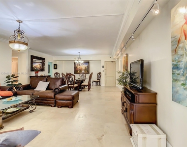 10185 N Collins Ave - Photo Thumbnail 13