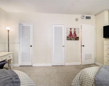 10185 N Collins Ave - Photo Thumbnail 26