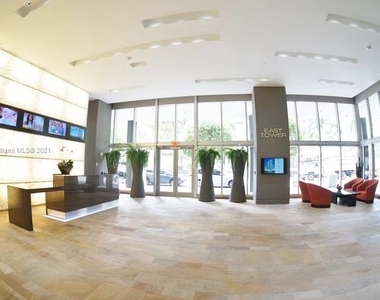 500 Brickell Ave - Photo Thumbnail 38