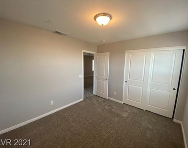 12486 Oregon Cherry Avenue - Photo Thumbnail 15