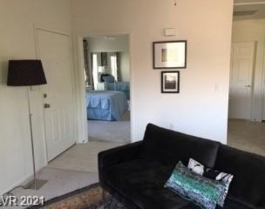 9303 Gilcrease Avenue - Photo Thumbnail 4