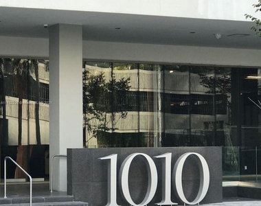 1010 Brickell Ave - Photo Thumbnail 0