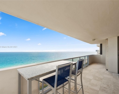 5757 Collins Ave - Photo Thumbnail 17