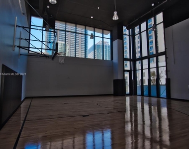 1010 Brickell - Photo Thumbnail 13