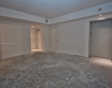 1010 Brickell - Photo Thumbnail 7