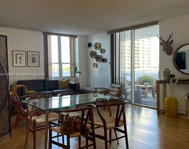 701 Brickell Key Blvd - Photo Thumbnail 1