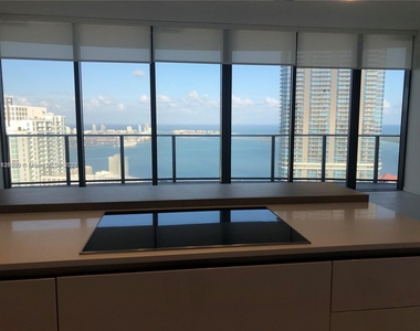 1000 Brickell Plaza - Photo Thumbnail 5