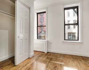 307 Mott Street - Photo Thumbnail 2