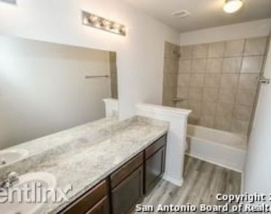 10363 Clearwater Way - Photo Thumbnail 6