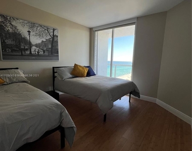 16425 Collins Ave Apt 1011 - Photo Thumbnail 6