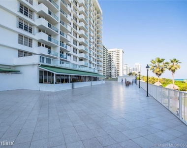 5601 Collins Ave - Photo Thumbnail 11