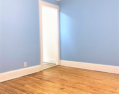 25-5 30th Avenue - Photo Thumbnail 5
