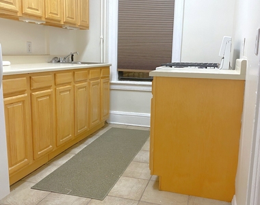 25-5 30th Avenue - Photo Thumbnail 2