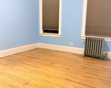 25-5 30th Avenue - Photo Thumbnail 3
