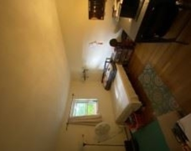 310 Tappan St Apt 3 - Photo Thumbnail 3