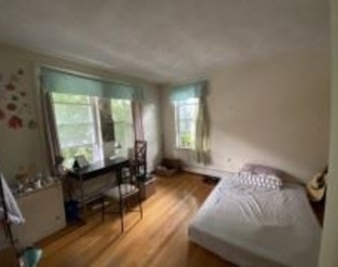 310 Tappan St Apt 3 - Photo Thumbnail 4