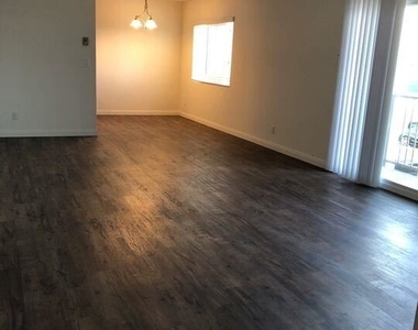 1144 21st St Apt 4 - Photo Thumbnail 3