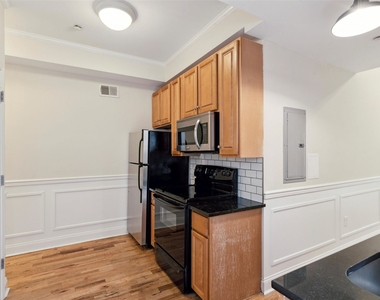 1723 Master St Unit A - Photo Thumbnail 9