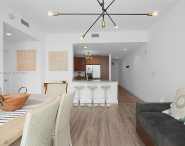 1945 S Ocean Dr Apt 305 - Photo Thumbnail 2