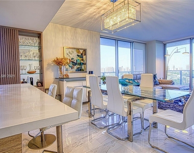 16385 Biscayne Blvd - Photo Thumbnail 1