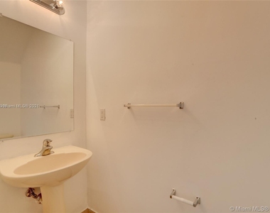 8231 Sw 29th St - Photo Thumbnail 16